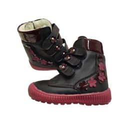   Normál ( Forma talpas )  szőrmés bakancs fekete  bordó  Méret 22,  24, 26,  27 , 