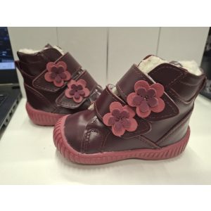 S23 v   virág díszítéssel a pánton  bordó box SZUPINALT szőrmés  lány  bakancs  , méret  27 