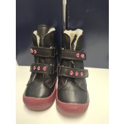 S27szív   díszítéssel  fekete   box szőrmés  lány  SZUPINALT bakancs  , méret 24