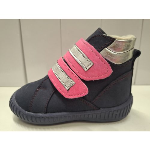 Z23  kek pink ezüst  box szőrmés     bakancs  , méret  27 