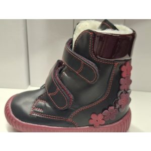 Z27fv díszítéssel fekete  box szőrmés  lány  bakancs  , méret  22, 24, 26