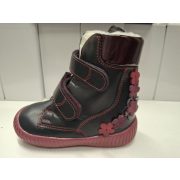 Z27fv díszítéssel fekete  box szőrmés  lány  bakancs  , méret  22, 24, 26