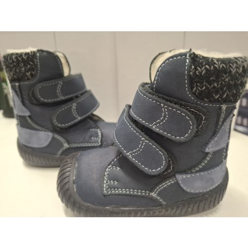 Z27hajos  díszítéssel s . kék nubuk  szőrmés  fiú   bakancs  , méret  19